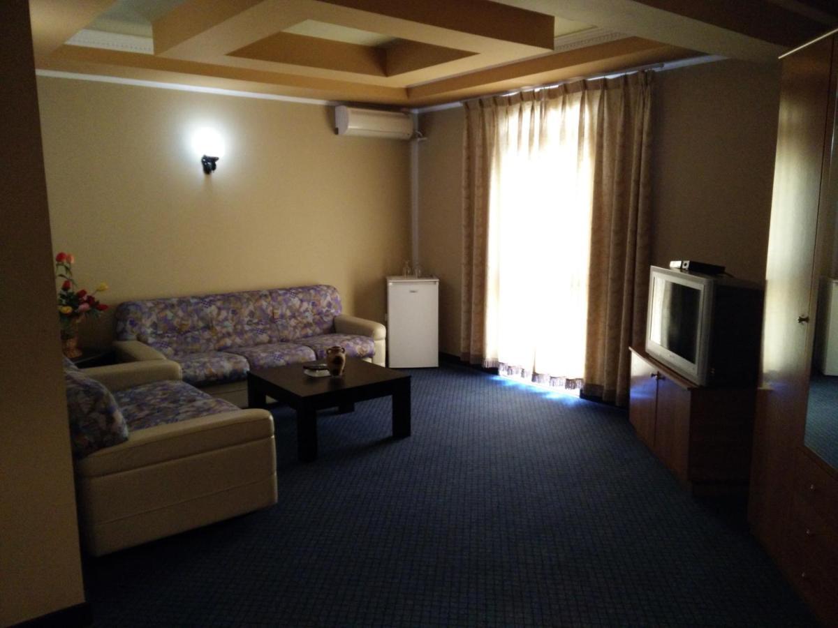 Imperial Hotel Ih Elbasan Habitación foto